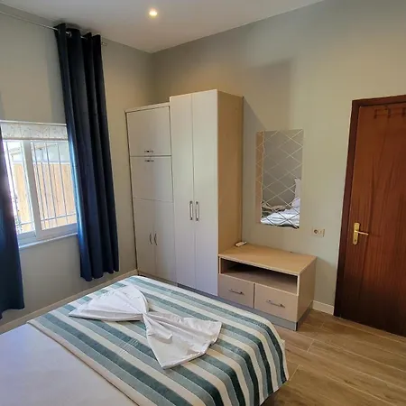 Semesterbostad Cozy Villa, Beach. Golem (Tirana)