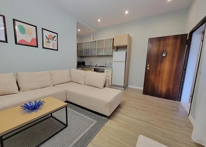 Cozy Villa, Beach. *