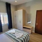 Semesterbostad Cozy Villa, Beach. Golem (Tirana)