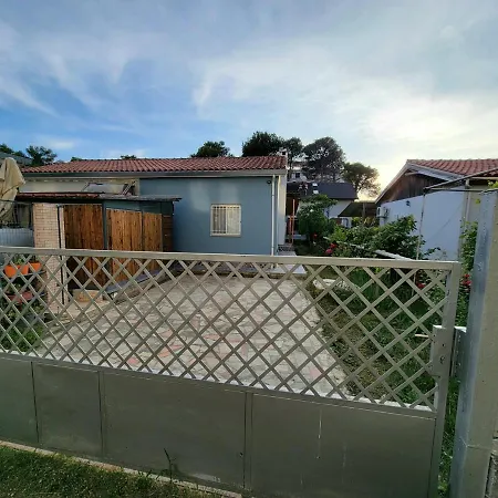 Cozy Villa, Beach. 度假居 格勒姆